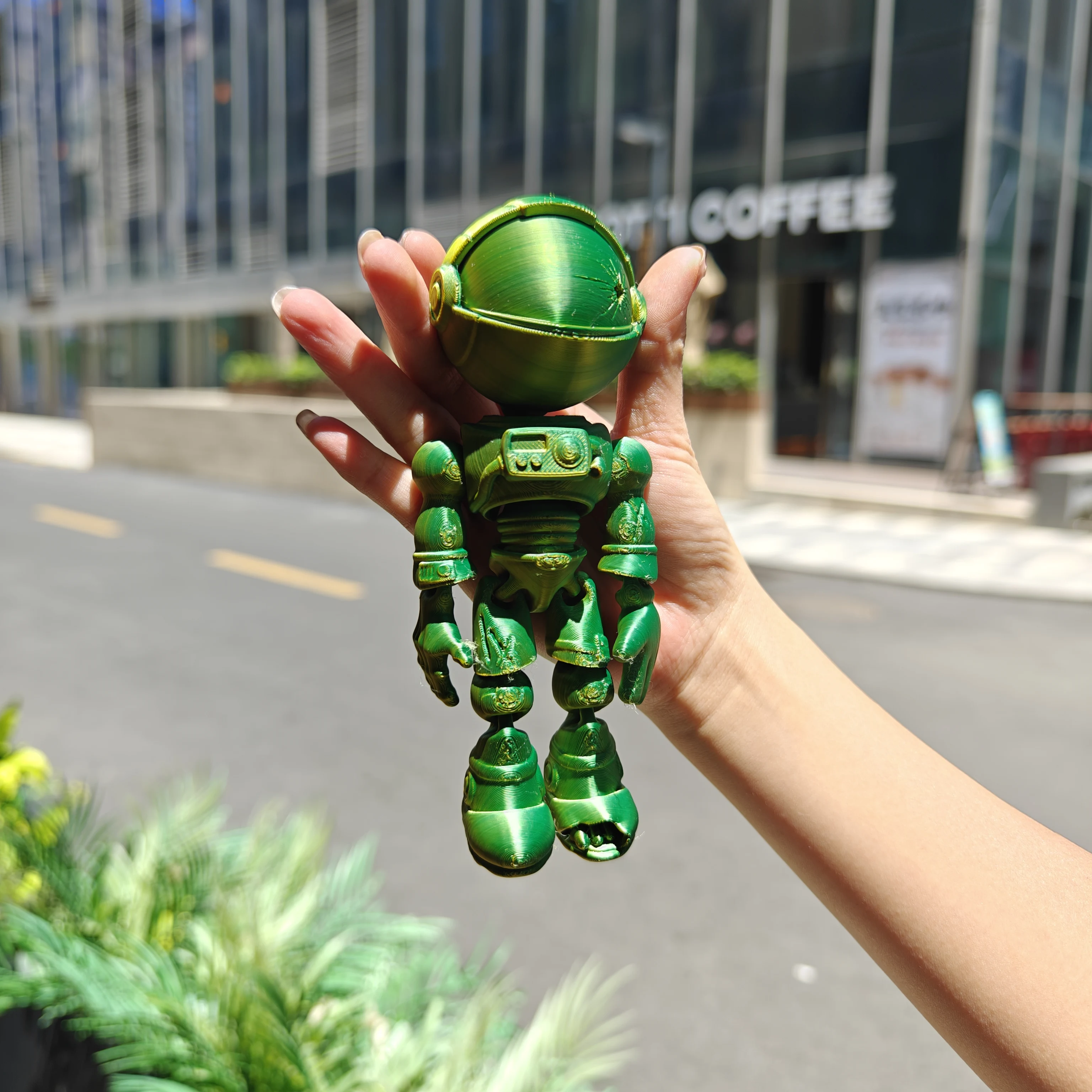1pc3D printed skeleton astronaut, available in blue, purple, and green, with a switchable face mask, a futuristic home decor toy