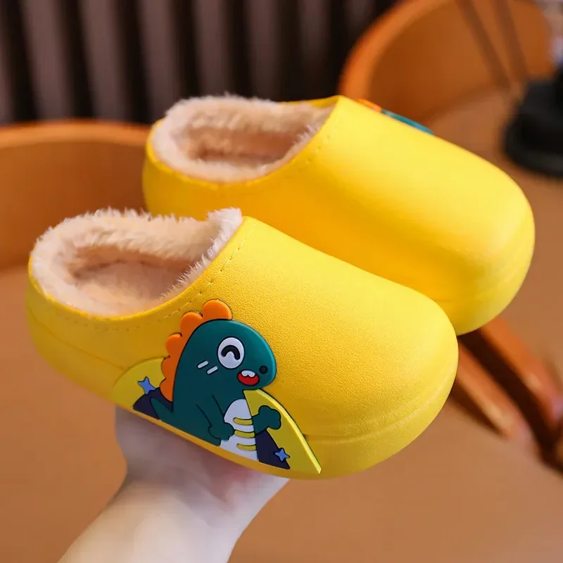Baby-Baumwollpantoffeln für Herbst und Winter zu Hause, wasserdicht und plüschig, modisch und niedlich für Jungen und Mädchen. – Detail 11
