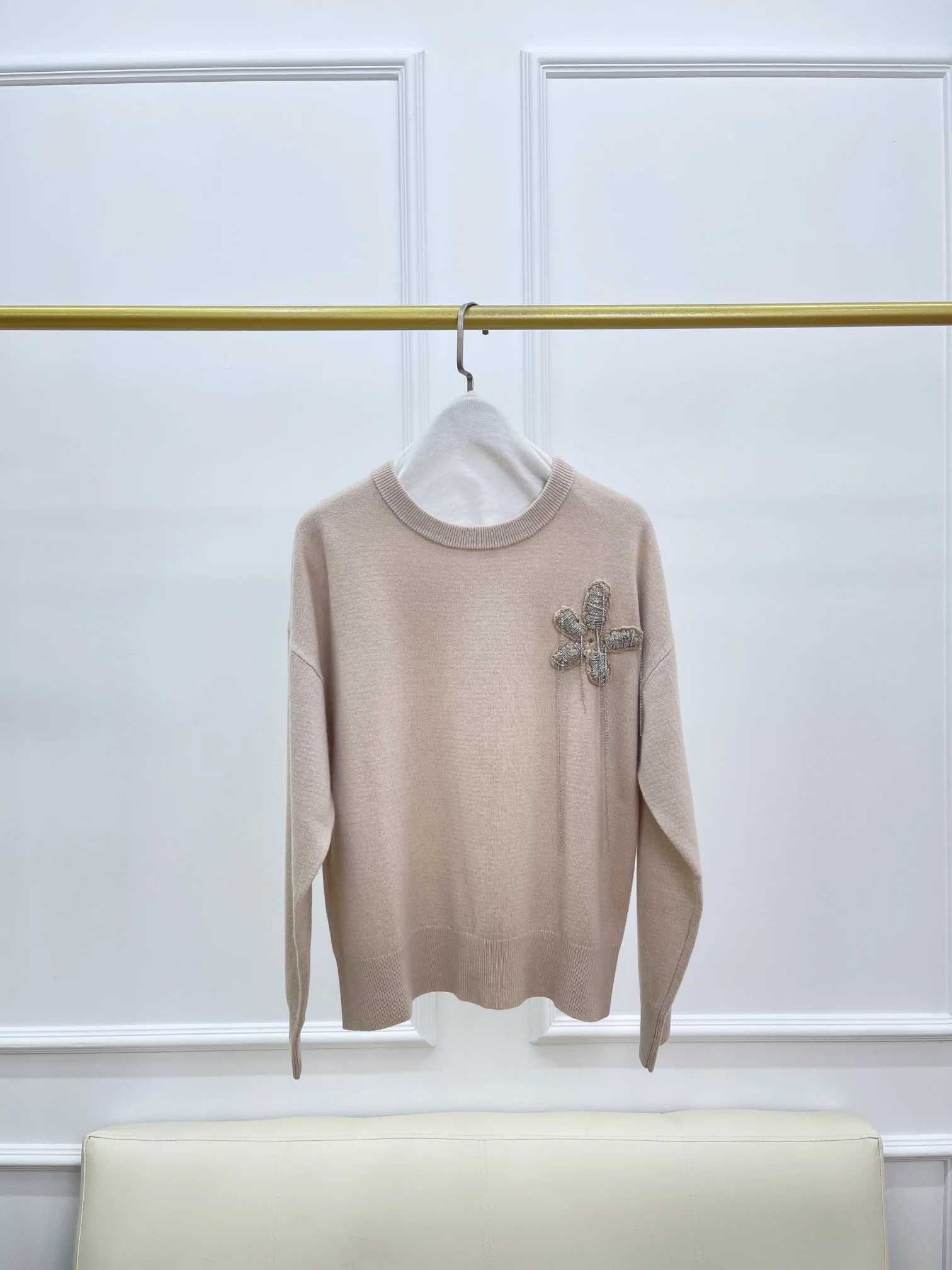 Cashmere exquisitely decorated long sleeve sweater