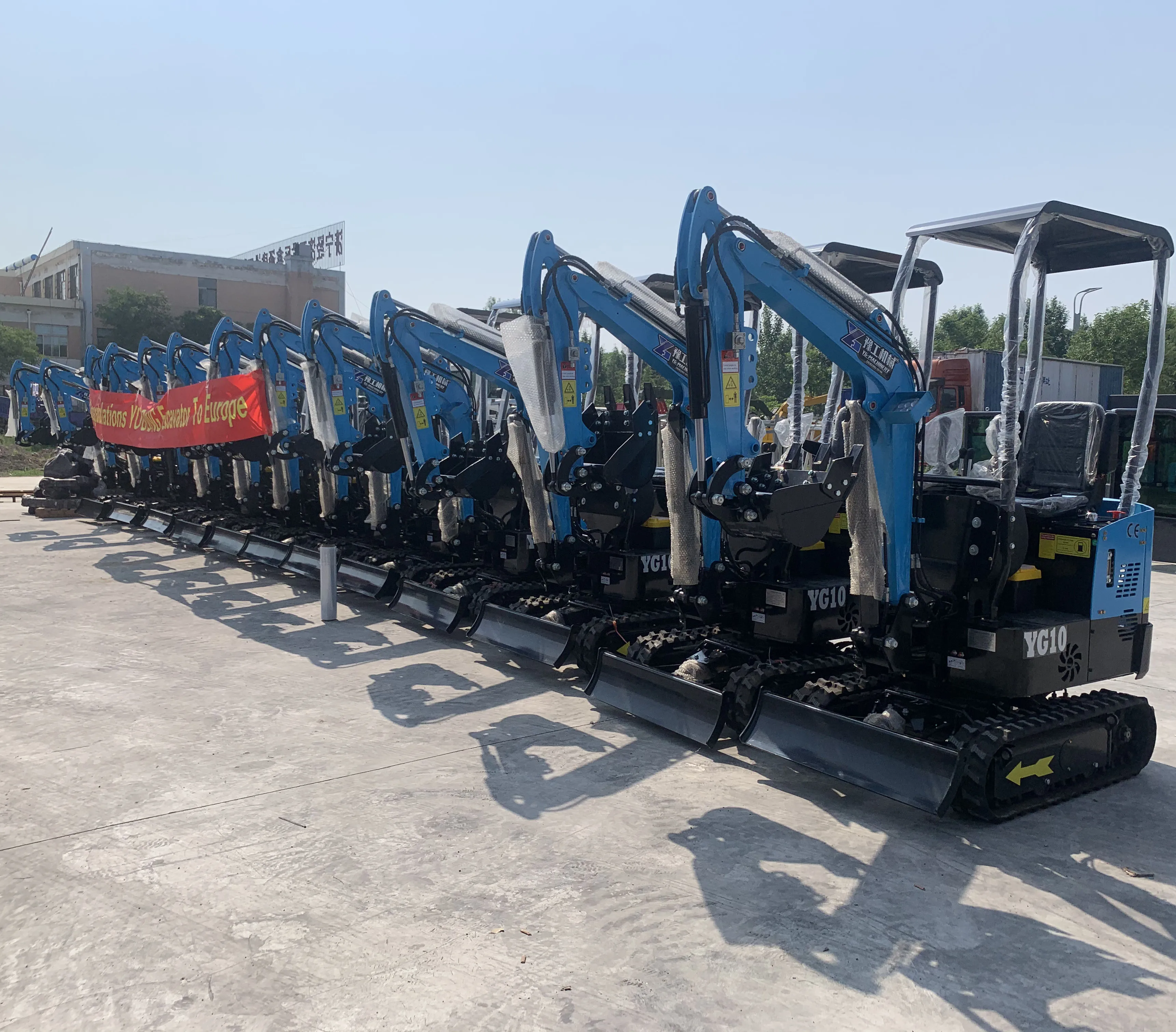 Fast Delivery High Quality 1.8 Ton Mini Excavator for Sale Compact   Crawler Tractor Walking   New  12HP