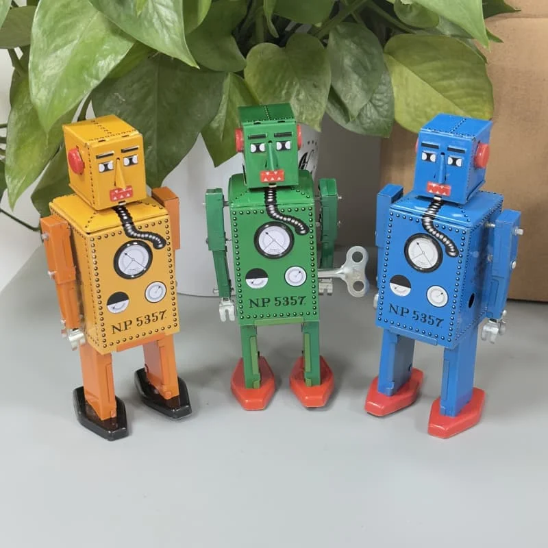 

[Funny] Adult Collection Retro Wind up toy Metal Tin The Yellow robot Mechanical toy Clockwork toy figures model kids gift