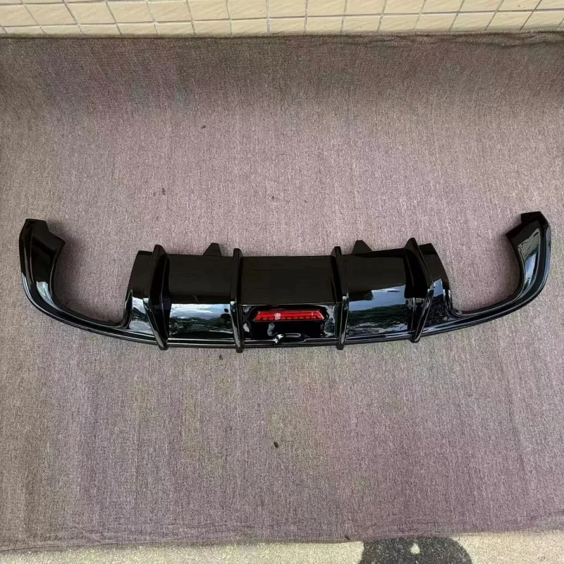 High Quality Carbon Fiber Look Gloss Black Rear Diffuser Splitter Lip Racing Exterior Modification Accessories Fit For Sedan B9