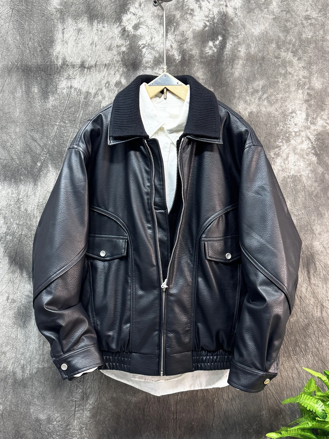 

Retro American Spliced Collar Thiened Leather Jaet Men's Winter 90% White Du down Casual Biker down Jaet