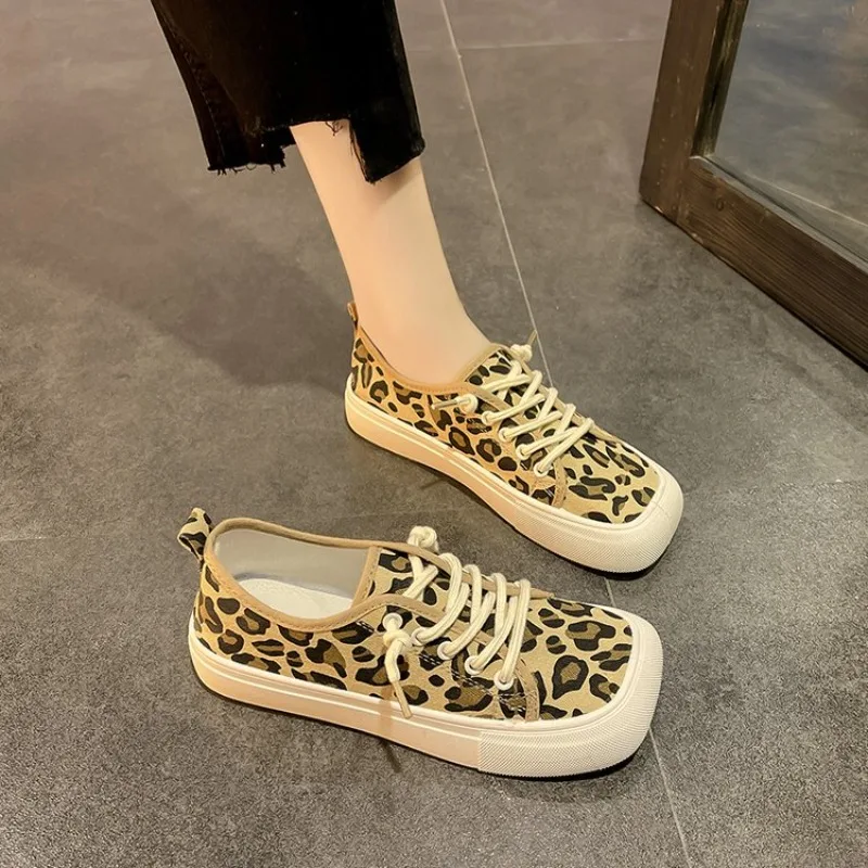 Flat Big Head Canvas Shoes Women 2024 New Spring and Autumn Leopard Color Leisure Sports Students Square Head Board Shoes