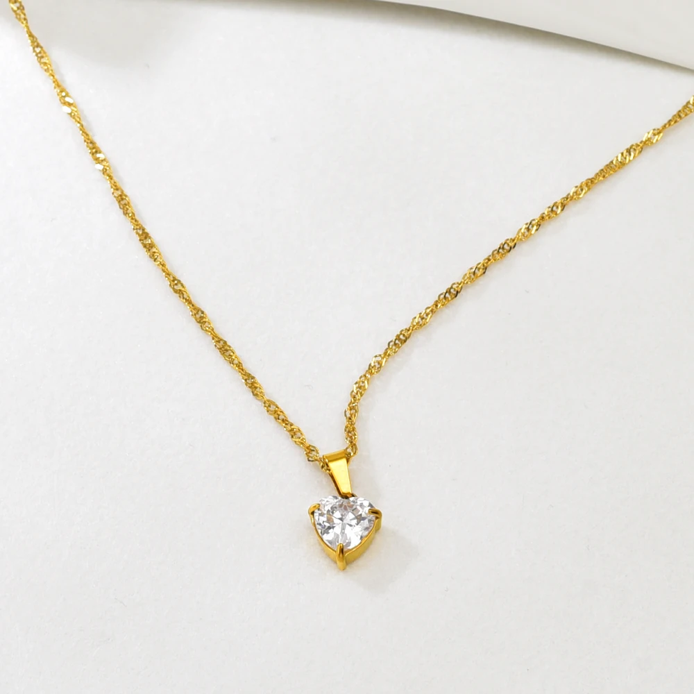 A cross-border best-selling diamond-encrusted stainless steel heart-shaped zircon design stylish necklace