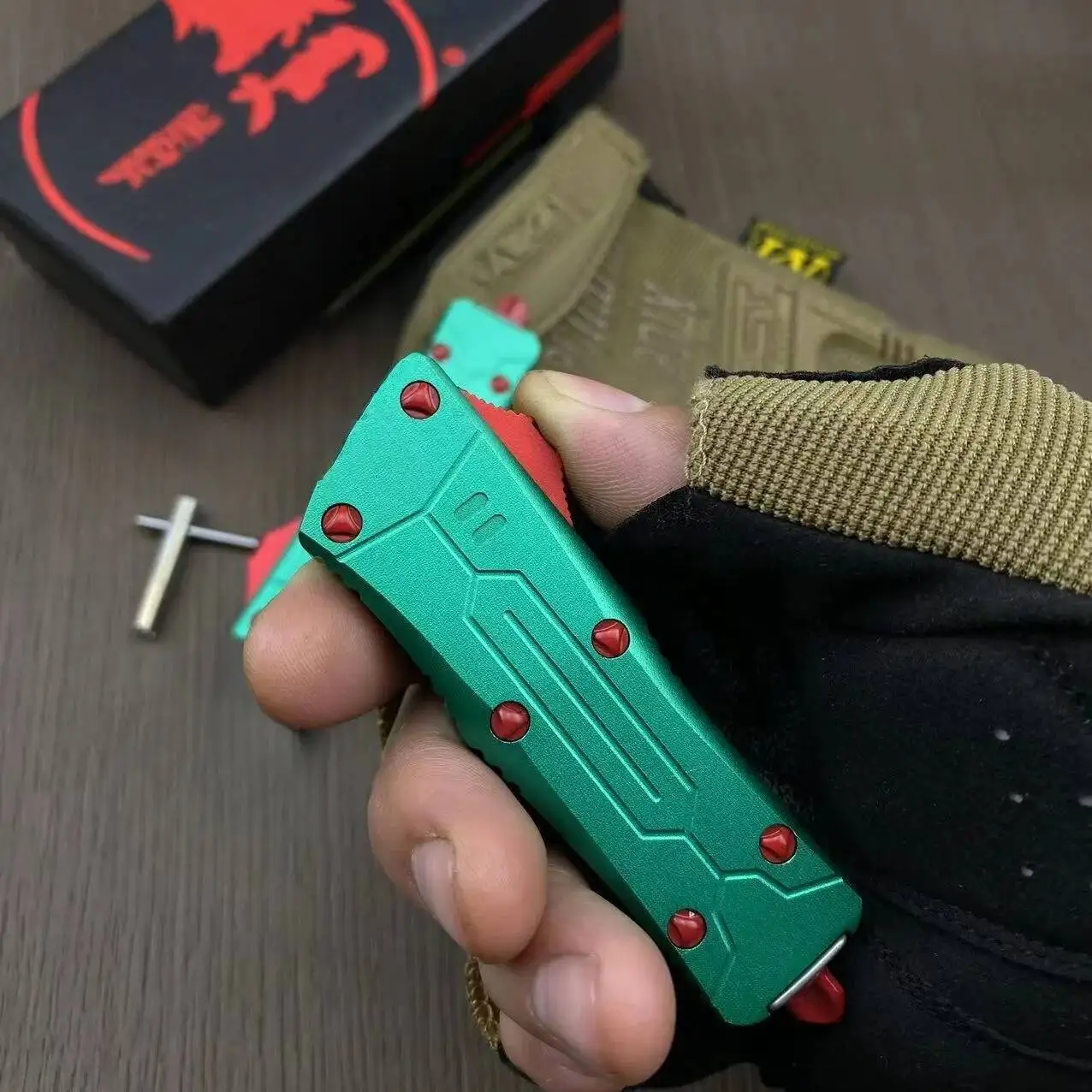

Mini Microtech Bounty Hunter Straight Jump EDC Tool