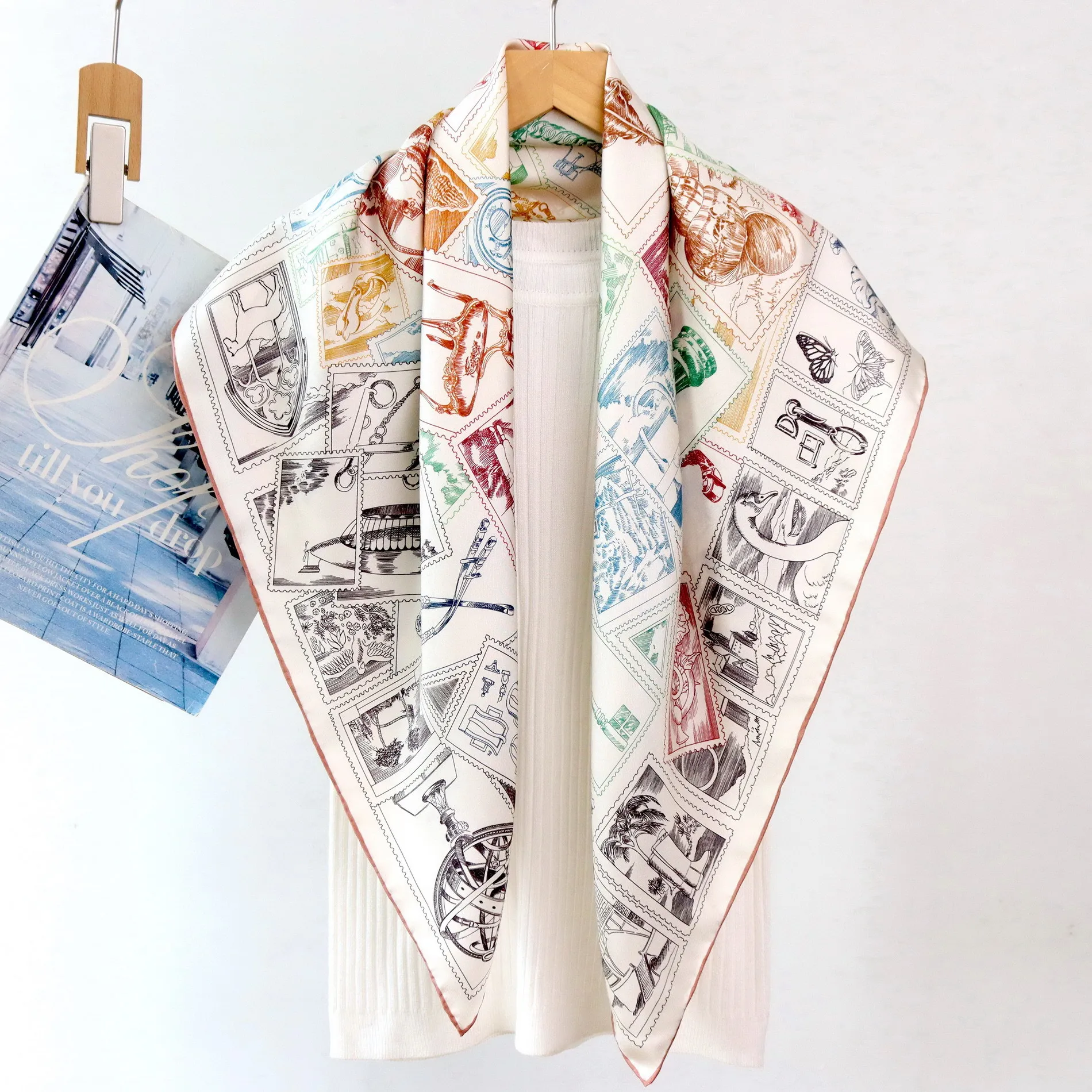 ผ้าพันคอไหมแท้ 100% สำหรับผู้หญิง ยี่ห้อ Winsleter-Women ขนาด 14 มม. ลายพิมพ์แบบปั๊ม 88*88 ซม. ของขวัญสำหรับคุณแม่ สไตล์เรโทร ผ้าคลุมไหล่ ฤดูใบไม้ร่วง 2025 รุ่น A5O716CC