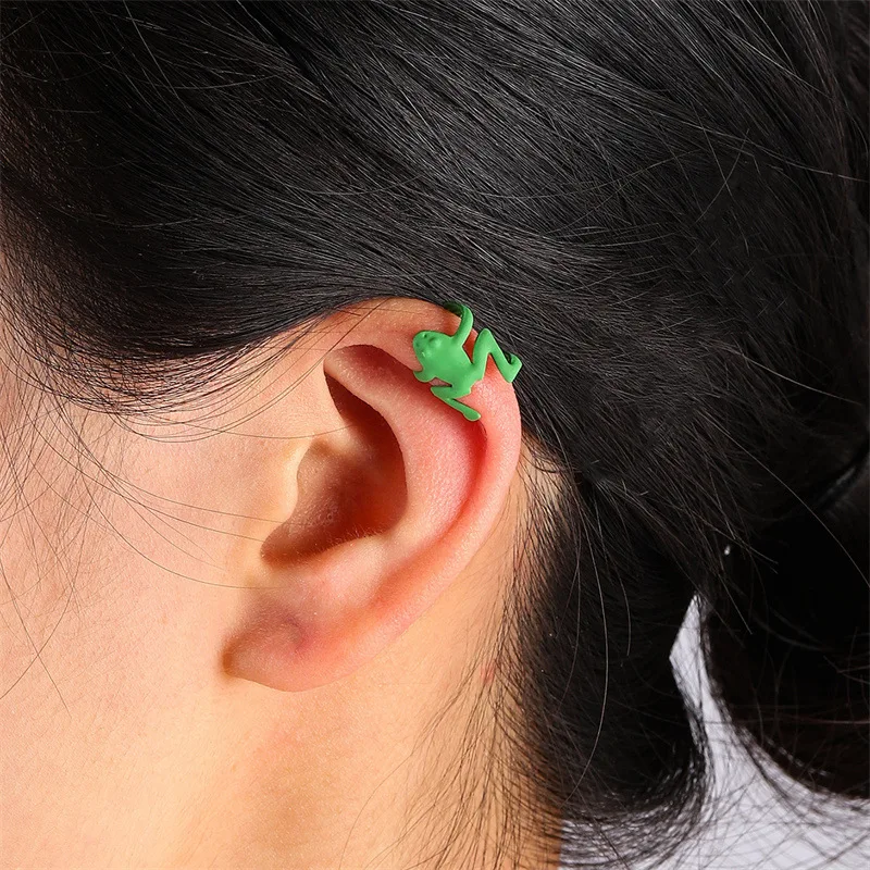 ZAKOL 2pcs Fashion Creative Cute Frog Ear Cuff Clip for Women Girls Fashion Green Insect Non-pierced Earrings Accessories Gift image 6