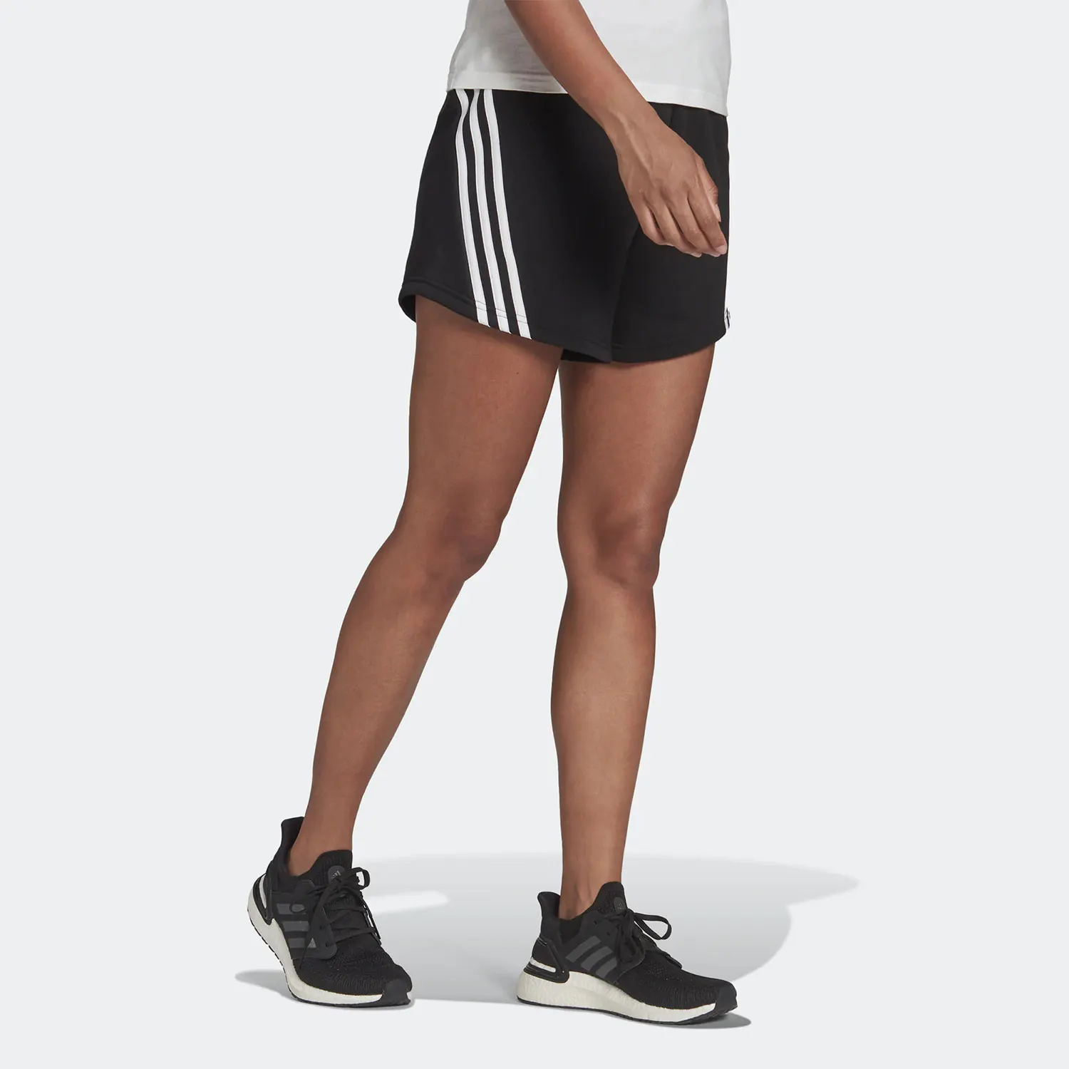 

Оригинальные сезонные новые женские повседневные спортивные шорты Adidas H57305