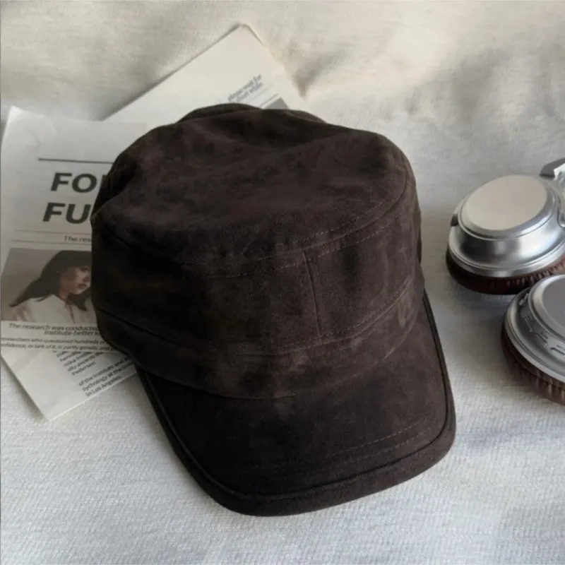 The velvet flat-topped hat has a great and is versatile for street It's half-brim short-brimmed knight