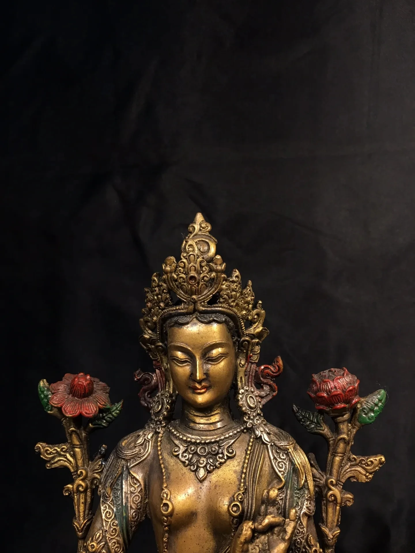 Ancient China's refined pure copper painted green Tara Buddha with exquisite craftsmanship and thick coating