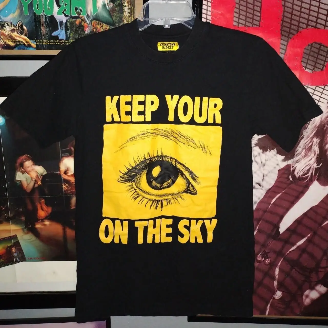 Chinatown Market Keep Your Eye On The Sky UFO T-shirt Black Yellow Size M