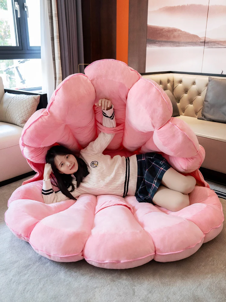 Giant big shell pillow can lie down and sleep on the sofa living room scallop mussel bedside pillow bed sleeping bag quilt.