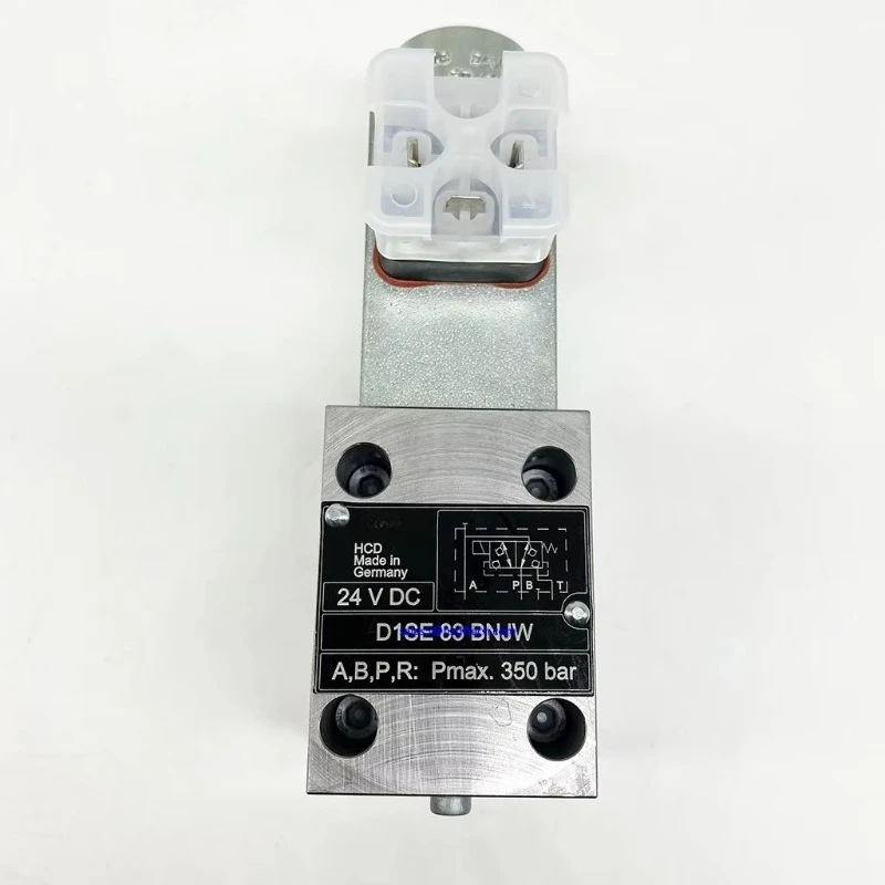 

Brand New Original Solenoid Valve D1SE83BNJW Directional Control Valve
