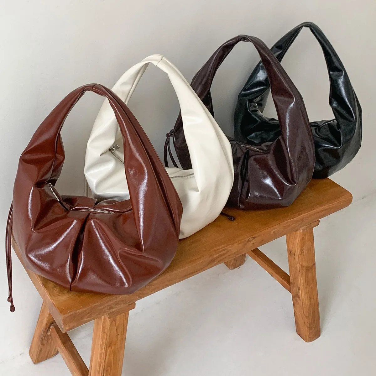 韓国風プリーツダンプリングバッグ-レディース-高級レザーショルダーバッグ-広々軽量-ホーボーバッグ-トップハンドル付き