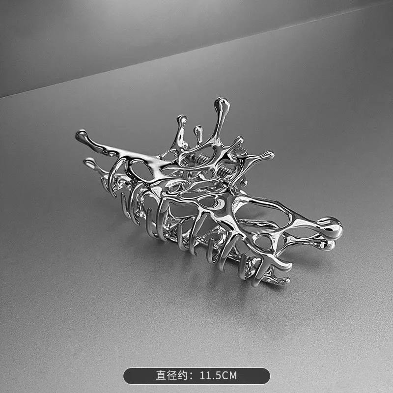 2024 Geometric Hollow Metal Women\'s Hair Clip Fashionable Back Spoon New Versatile Shark Clip Personalized Hair Accessories