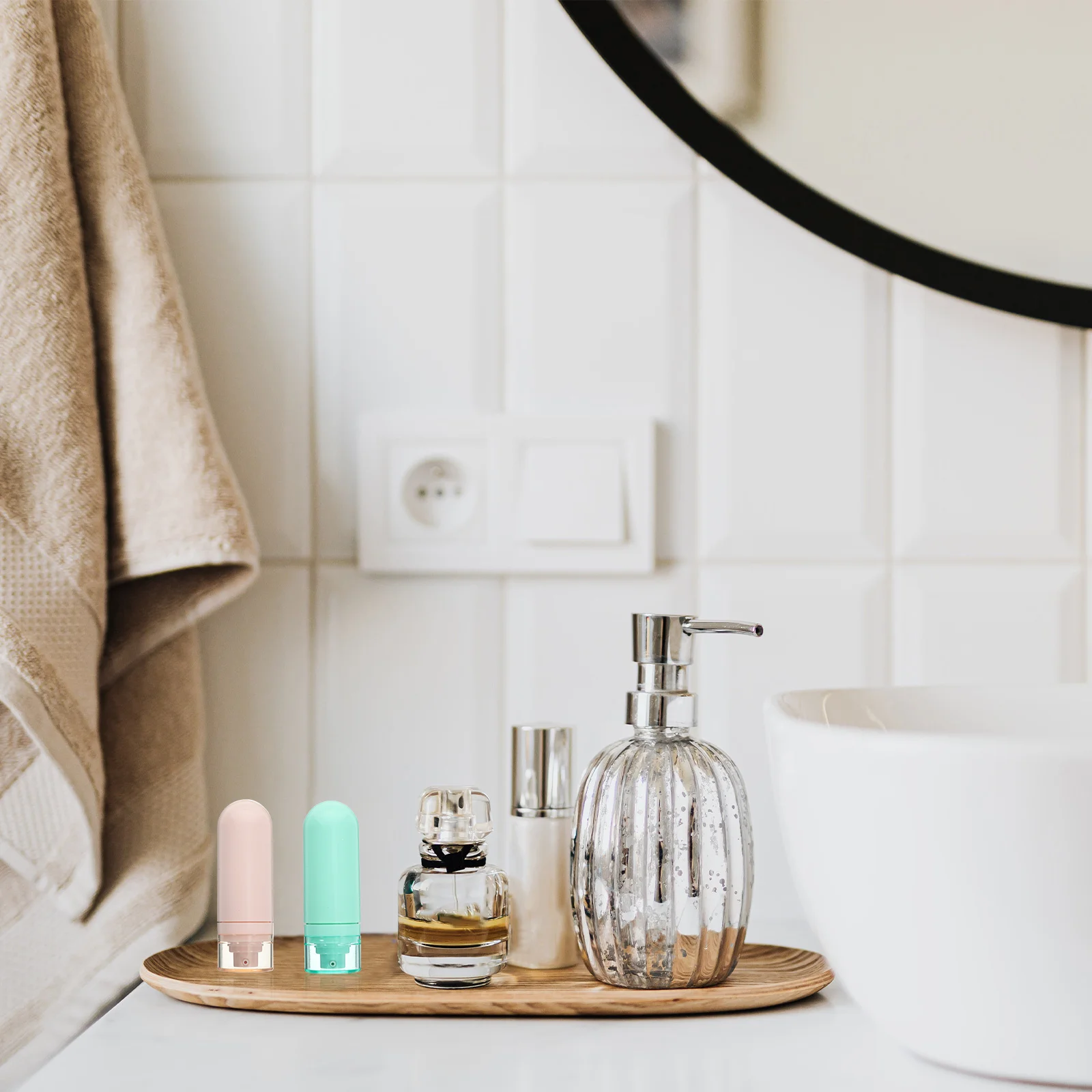 4 szt. Butelki podróżne na kosmetyki, wielokrotnego użytku, puste pojemniki na szampon, balsam, szczelne, wielokrotnego użytku, plastikowe, przenośne, idealne w podróży.