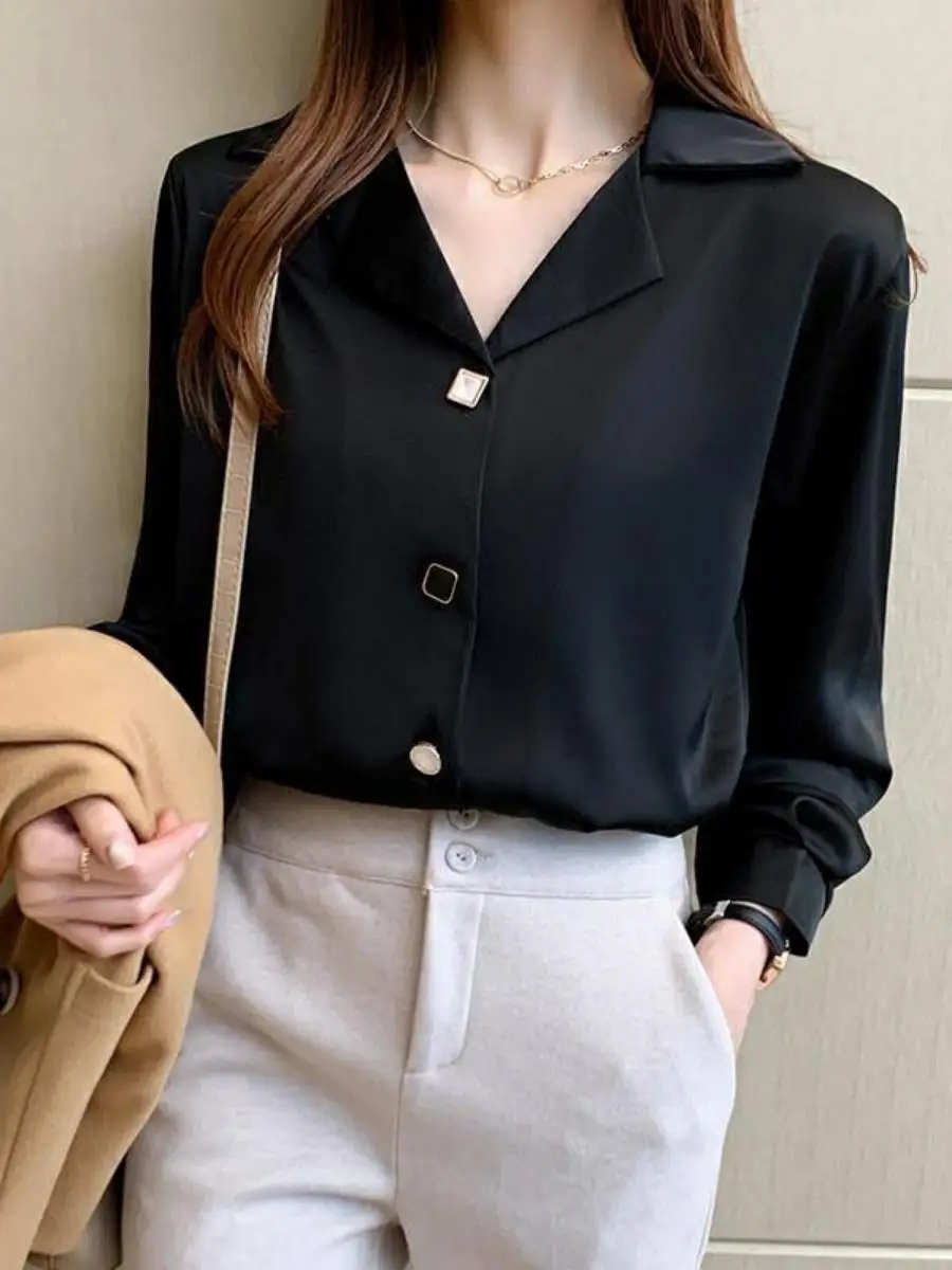 เสื้อซับในผู้หญิง Sli White Long Sve รุ่นอเนกประสงค์ แบรนด์เน้นดีไซน์กระดุม ทรงเข้ารูป เหมาะสำหรับใส่ทำงาน คอวี