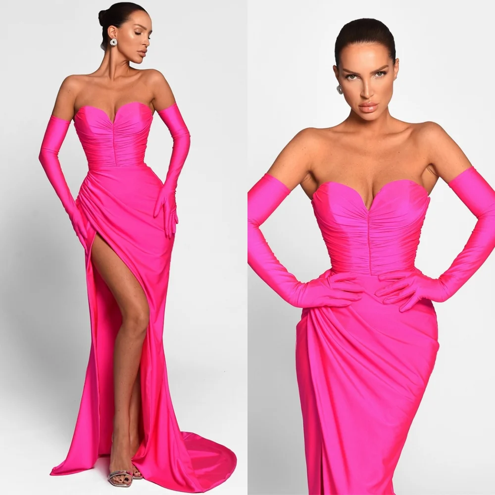 

Customized Exquisite Satin Evening Dresses Classic Strapless Homecoming Dresses Modern Lace Up Back Court Train Prom Dress