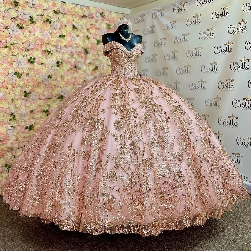 

Pink Glittered Off Shoulder Quinceanera Dress 2024 Voluminous Sequins Gold Applique Lace Beads Tulle Sweet 16 Vestido De 15 Anos