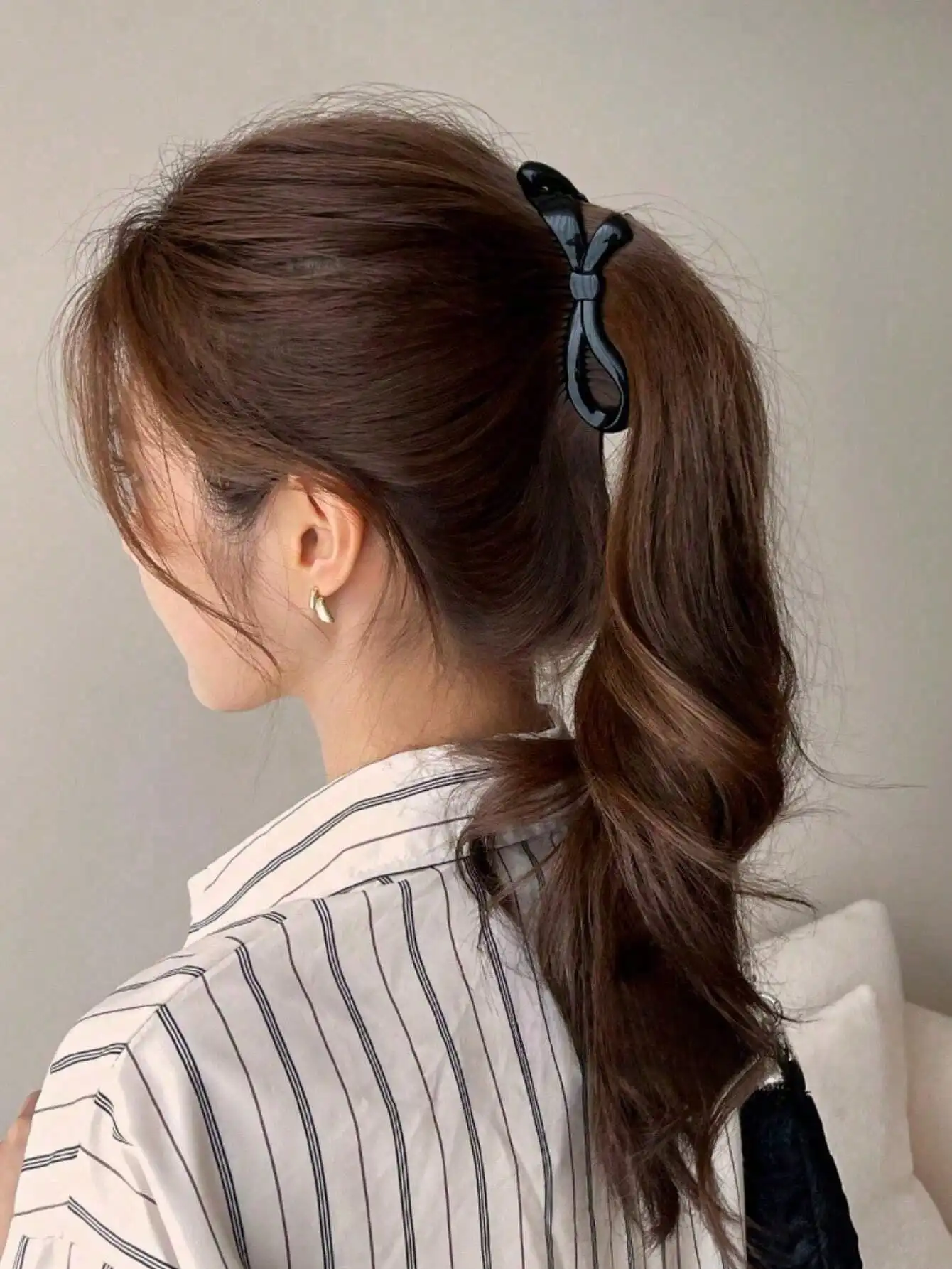 

Banana Hair Clip for Women, daily hair accessory for commuting, travel days, dinners and easy spring summer hairstyles