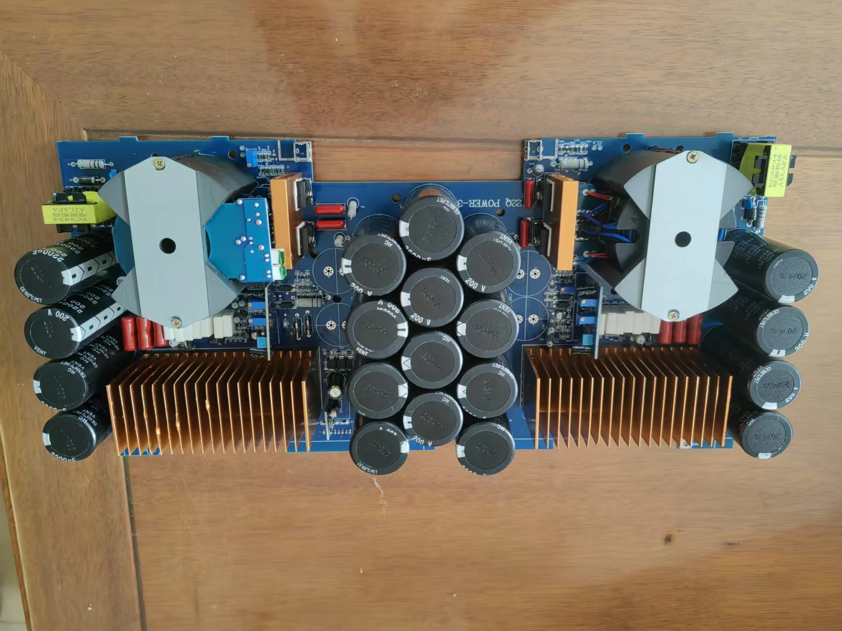 Powerful Amplifier FP22000 4 Channel 2200W Class-TD 2ohm 4500Watts For 18 Or 21 Inch Subwoofer