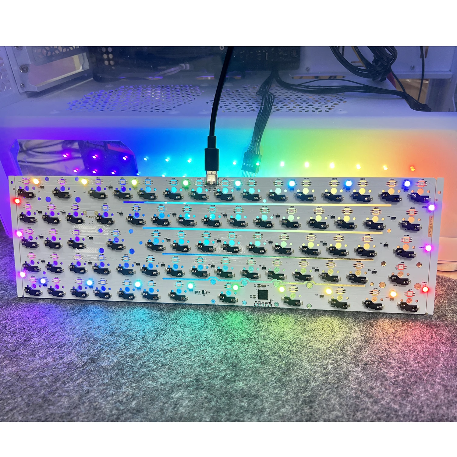 WPS 69 PRO PCB A Kit für Mechanische Kabelgebundene DIY-Montage-Tastatur Hotswap 69-Tasten RGB-Beleuchtung VIA-Firmware Tastatur-Kit mit
