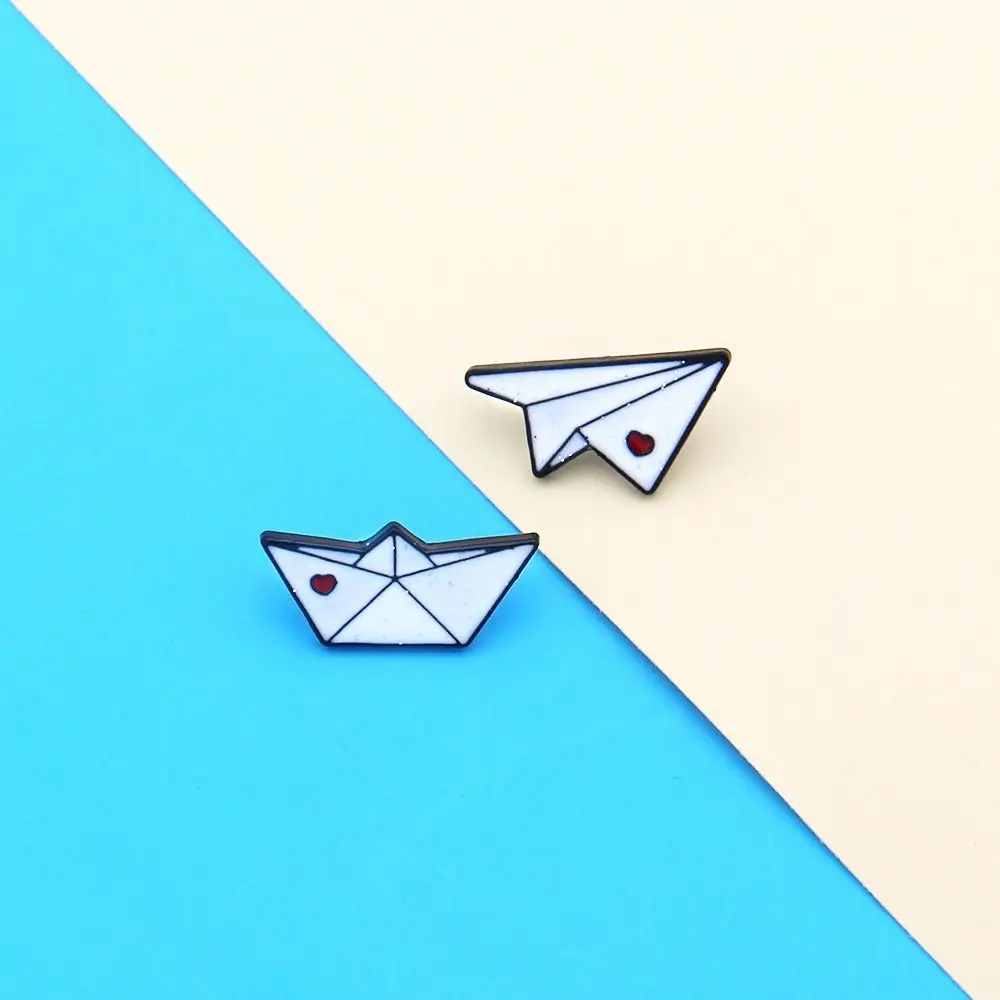 Kids Paper Plane Ship Enamel Brooch Love Heart Boat With Awning White Childhood Memory Jewelry Lapel Pin Keepsake Badge Gift