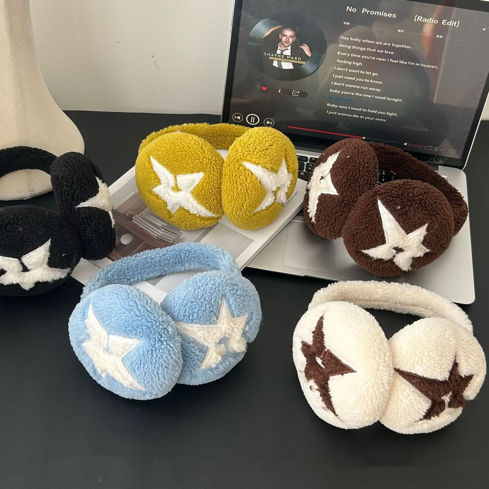 Star-Shaped Plush Earmuffs for Women, Winter Warm Ear Protectors, Cute Foldable Lamb Wool Head-Worn Ear Covers for Outdoor Shopping and Travel, Anti-Freeze Ear Warmers