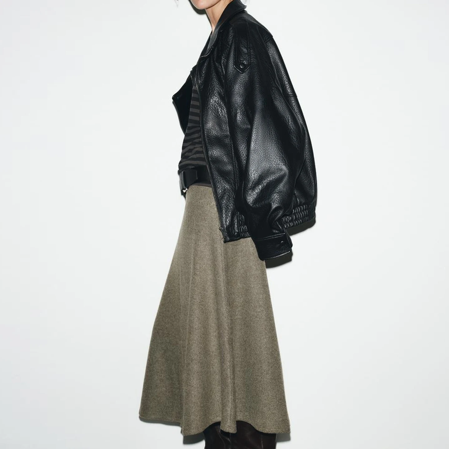 Capispalla Jaet in pelle Sle da donna casual Faionable Autunno 2025 Versatile cerniera abbinata lunga Sve f collo alto