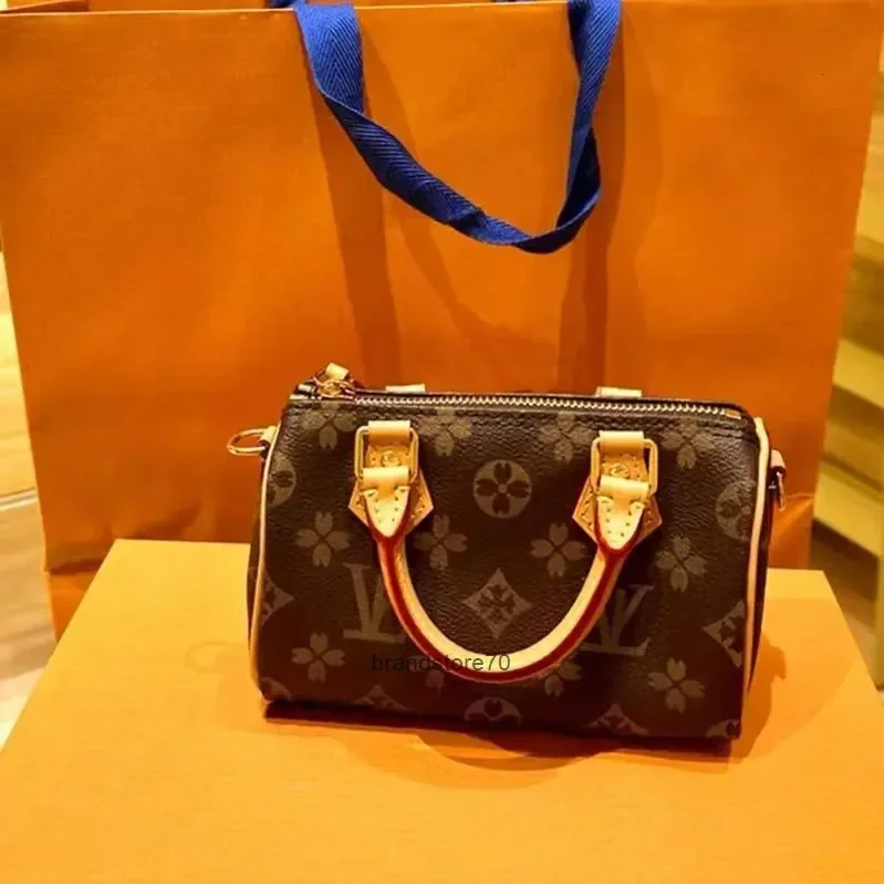 

Designer bag Nano Diane handbag Boulogne Women Loop Hobo Shoulder Bag leather clutch pochette classic Mini Chain Purses Luxury t