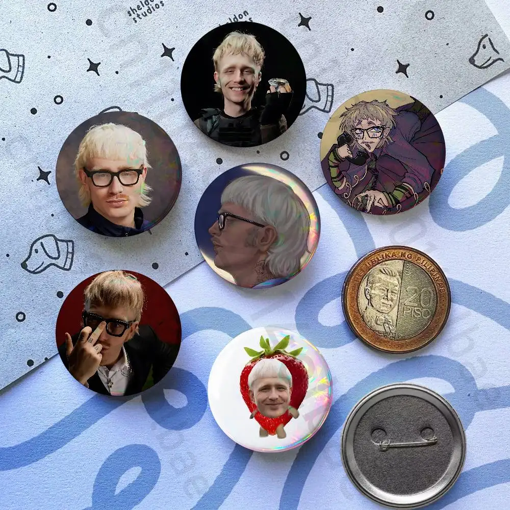 

Singer J-Joost K-Kleins 25mm 75mm 44mm 58mm 32m Coin Badges Personalized Handmade Round Brooches Pins Accessory