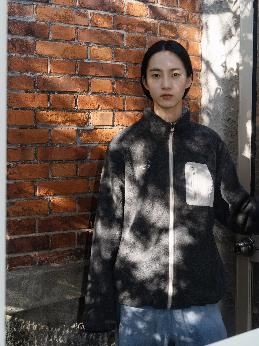 

Двусторонний нейлоновый джет с застежкой-молнией и вышивкой. Теплый Fce Cozy Commute Sle Long Sve.