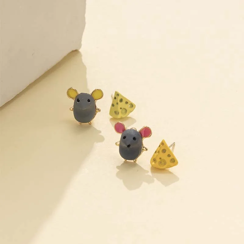 Pendientes asimétricos con diseño de ratón pequeño y queso, pendientes de temperamento dulce, joyería con personalidad por goteo de aceite, novedad de 2023