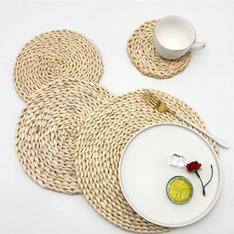 

Woven Corn Husk Coasters Table Cocktail Place Mats Durable MATS Pads Heat-Resistant Nature Utensils Decor Kitchen Accessories