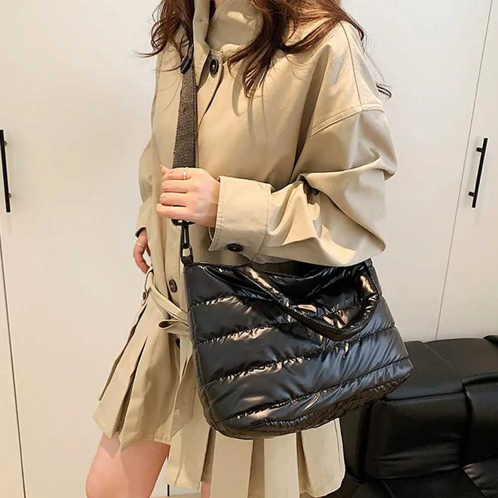 Damenhandtaschen, leichte Puffy-Handtasche mit großem Fassungsvermögen, gesteppte Schultertasche mit verstellbarem Riemen, Puffer-Tragetasche, Einkaufstasche – Detail 9