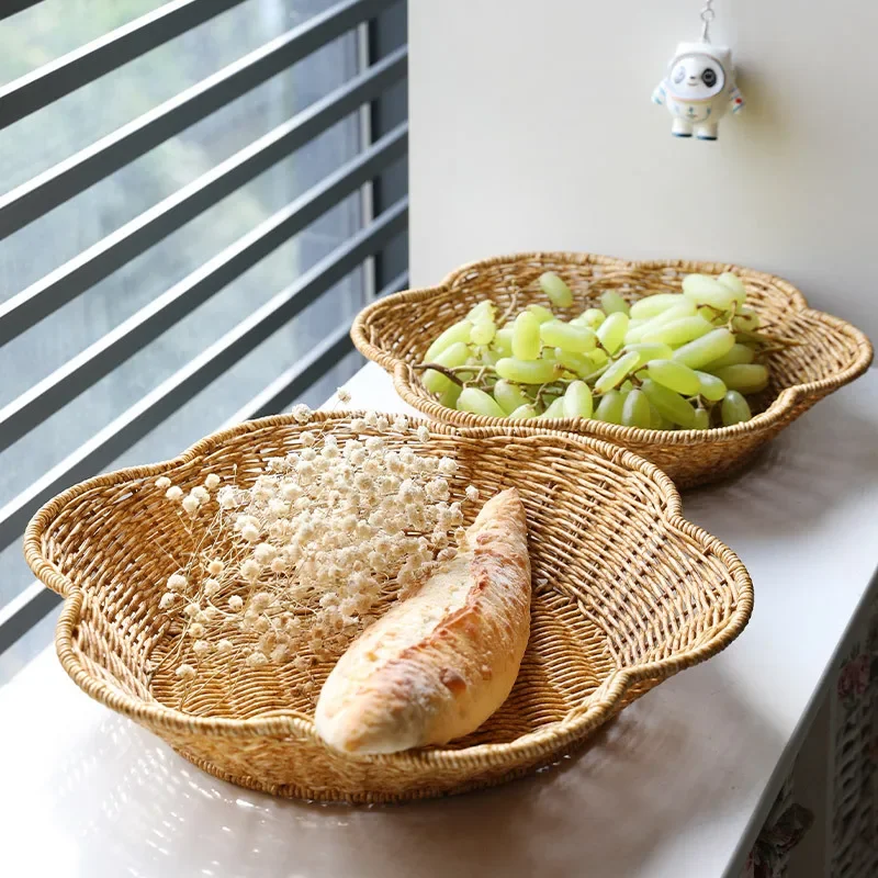 

Flower-Shaped Storage Basket Hand-Woven Rattan Tray for Kitchen Organizing Sundries Basket Dried Fruit Candy Desktop Storage