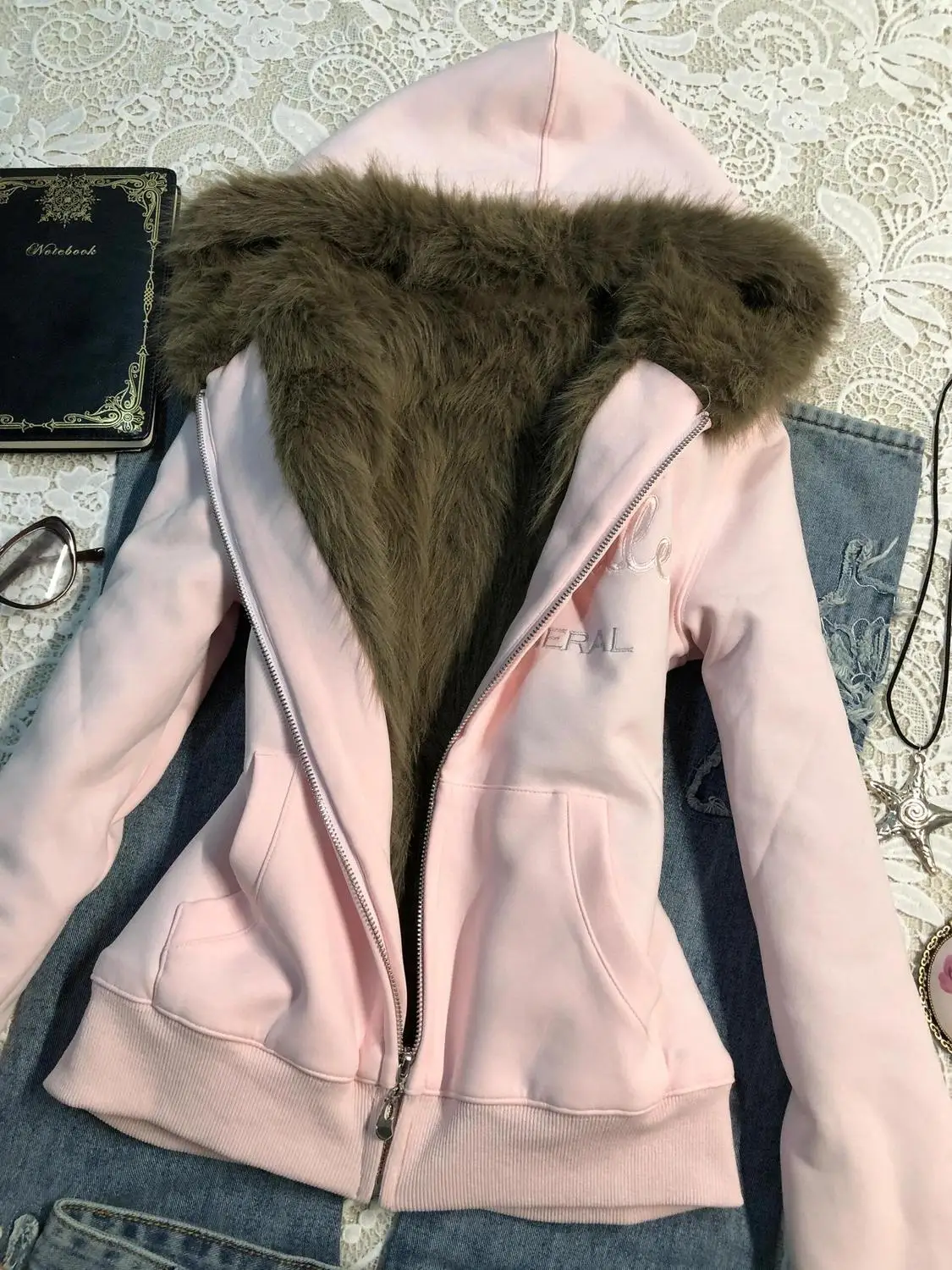 Onalippa Design Sense Niche American Vintage Pink Velvet Warm Hoodie Jacket Winter 2025 New Fashionable Top Women - view 4