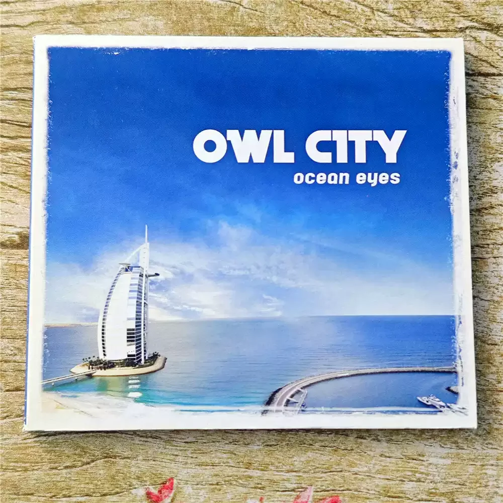 

CD Owl City Ocean Eyes Date: 14 июля 2009 г. Этикетка записей: Universal Republic Records