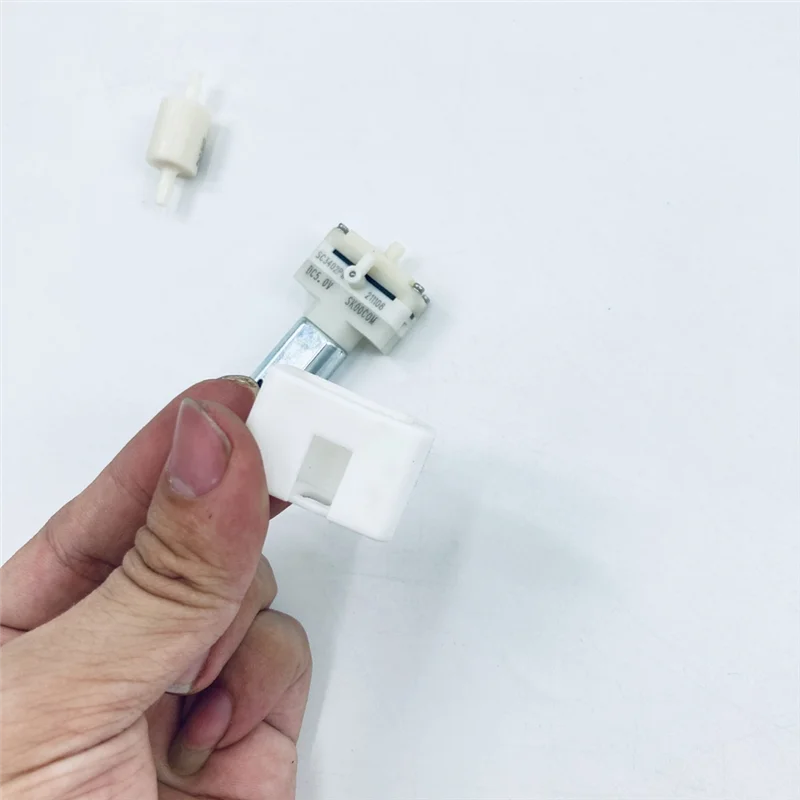 مضخة مياه وصمام أحادي الاتجاه مع دعامة محرك مضخة المياه لـ 360 S90 S95 X90 X95 S9 Plus جهاز آلي لتنظيف الأتربة 83x