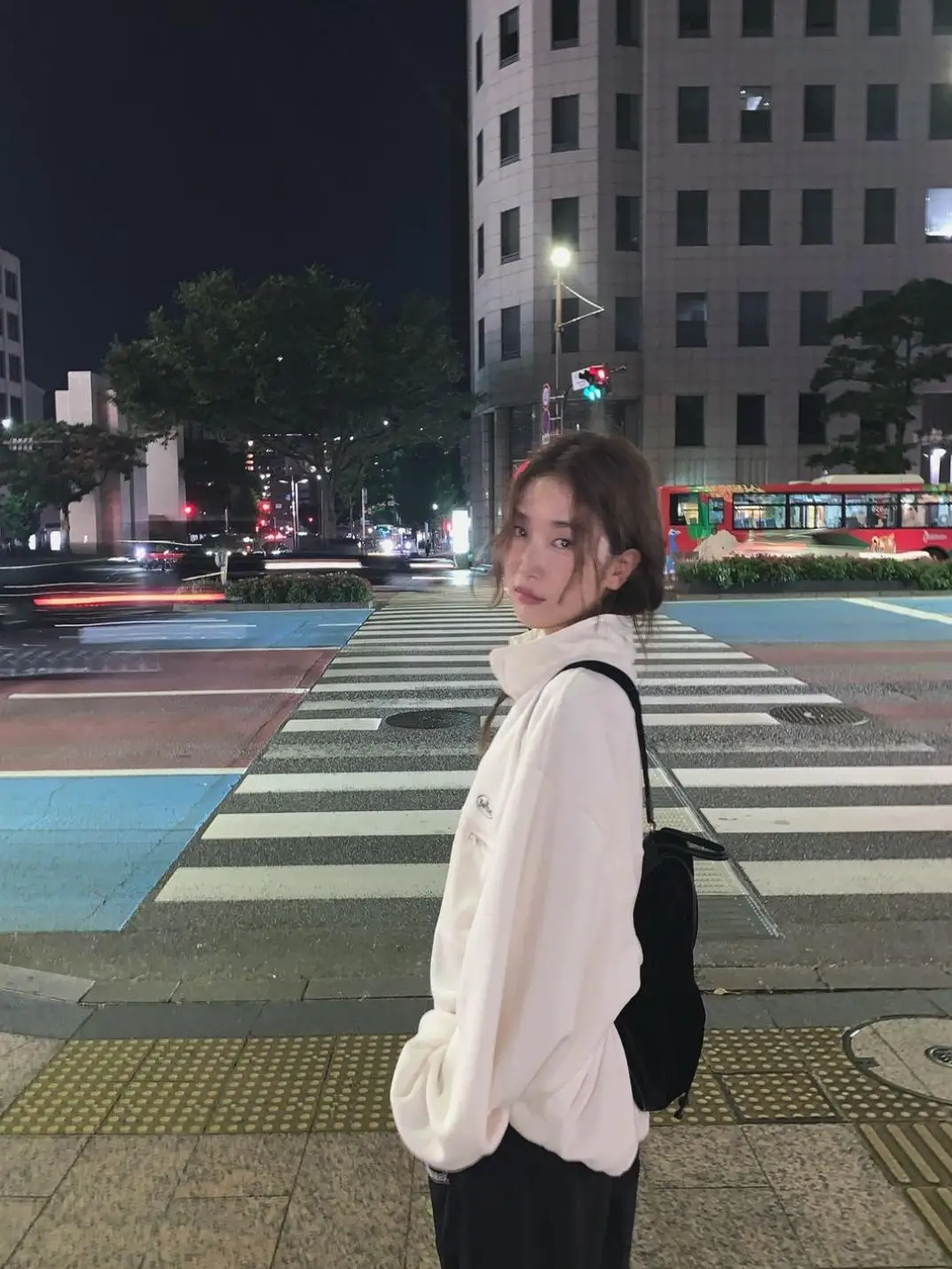 هودي بأكمام طويلة مع تطريز حروف، ملابس خارجية فضفاضة للنساء بأسلوب الشارع، مصنوعة من ألياف البوليستر بقصة مستقيمة #3