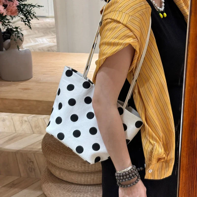 Koreanische Umhängetasche aus Denim-Canvas mit Polka Dots, leichte, lässige, stilvolle Alltagstasche für Damen, Colorblock-Handtasche für den Arbeitsweg – Detail 9
