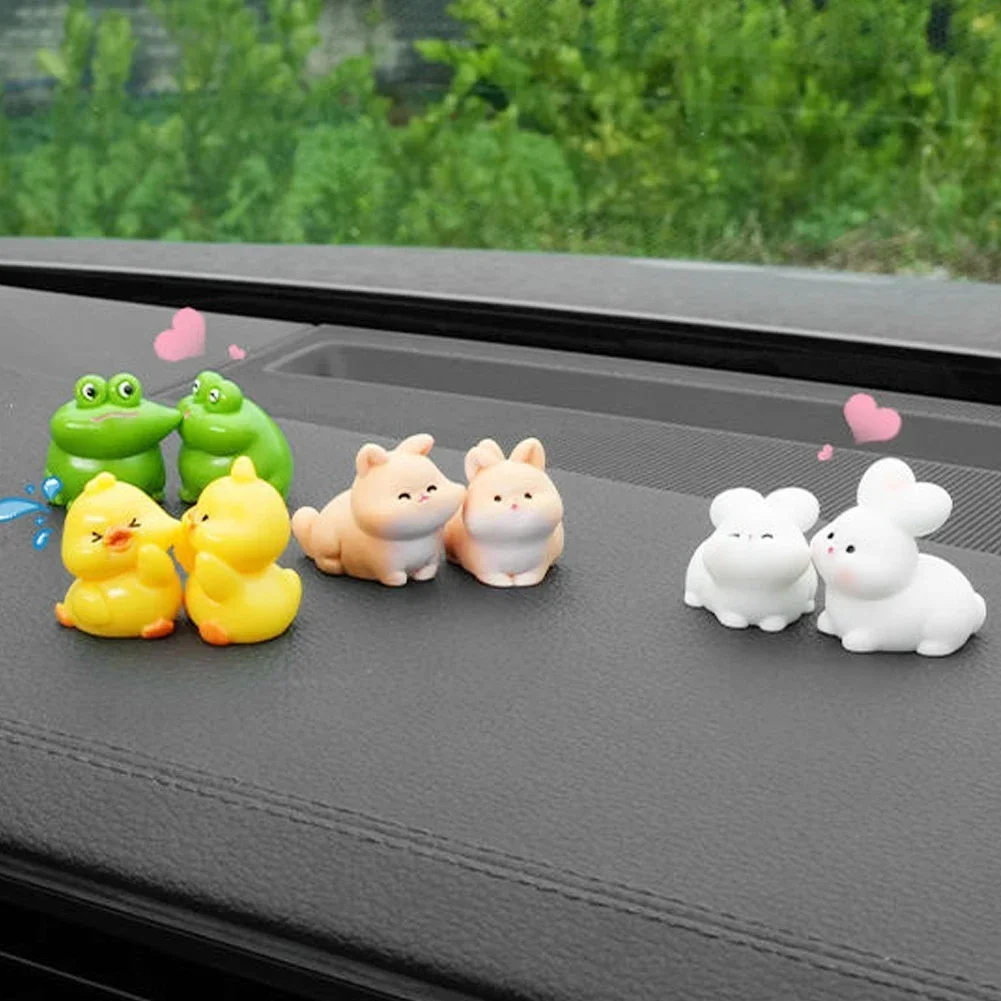 2Pcs Cartoon Kiss Face Friendly Animals Doll Ornaments Funny Ducks Frogs Figurines Ornaments Car Interior Dashboard for Gifts