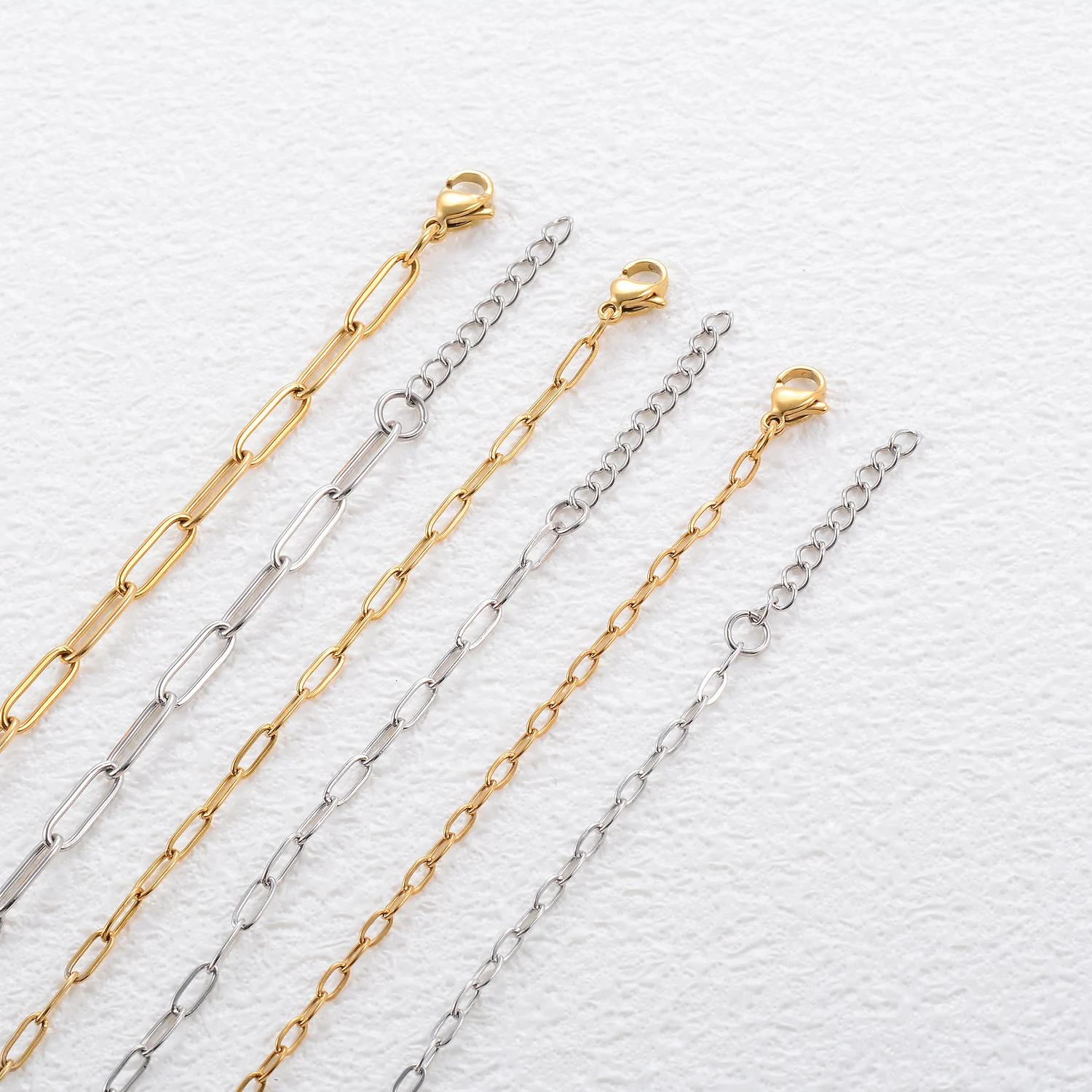 Punk Paperclip Armband aus Edelstahl, verstellbarer rechteckiger Kettenarmreif, minimalistischer Schmuck – Detail 2