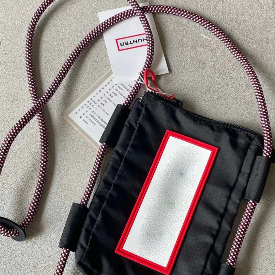 Adjustable Shoulder Straps, Zippered Phone Bag, Men's and Women's Black Canvas Crossbody Bags, Travel Accessories.xtz view 5
