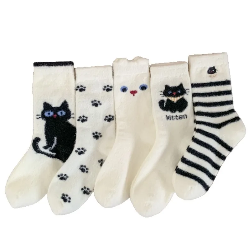 5 Pairs 2025 New Winter Embroidered Cat Design Cute Socks Set Fuzzy Thick Warm Women's Sleeping Socks Kawaii Thermal Socks Woman
