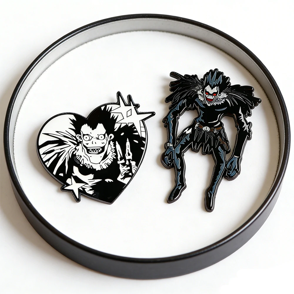 Anime Ryuk Cosplay Brooch Adult Unisex Alloy Enamel Badge Lapel Pins Bag Costume Ornament Halloween Accessories Props