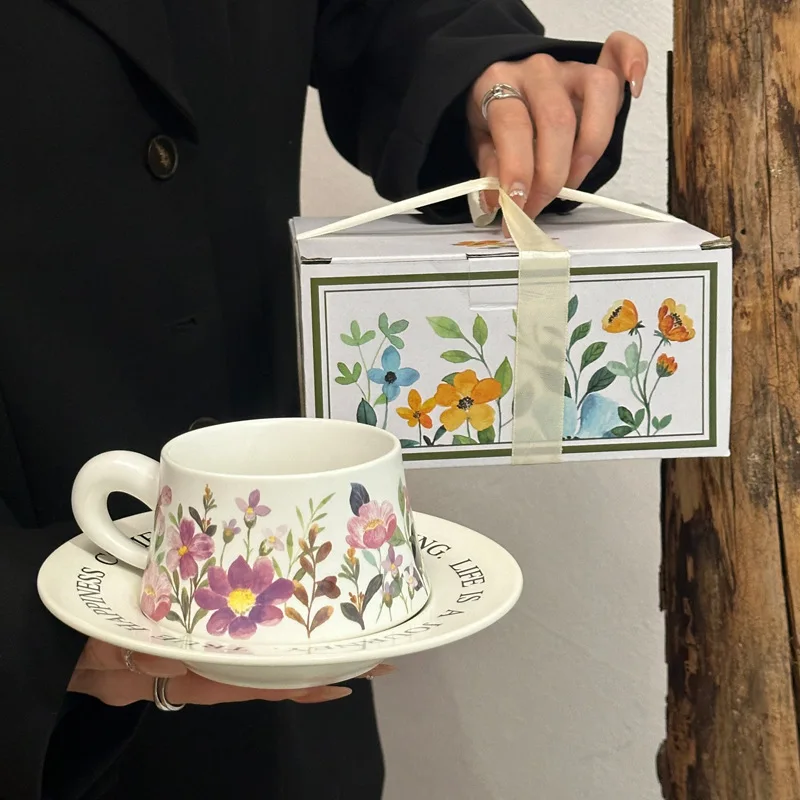 

Высококачественная креативная керамическая кофейная чашка Phalaenopsis, набор Snd Saucer, оригинальный нишевый подарок для любви, кружка для девочек, сувенирная подарочная коробка, чашка для чая