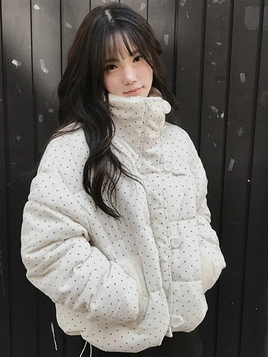 

Корейское милое антивозрастное пальто с меховым воротником, свободное пальто для женщин, зима 2025, хлопковое пальто с узором в горошек