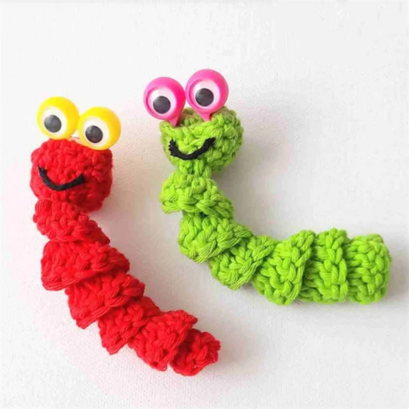 Funny Home Decoration Ornaments Handmade crocheted Worry Worms Stress Relief Anxiety with Positive Card Worms Doll Fidget Gift